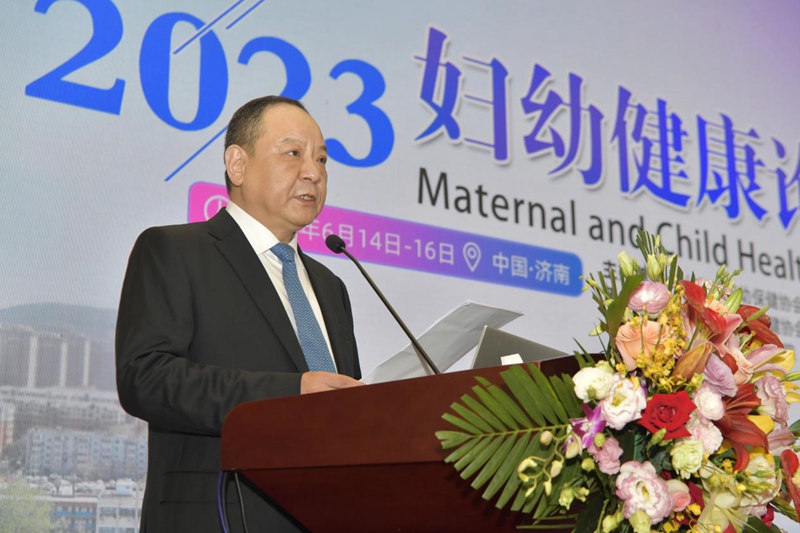 王谢桐_副本.jpg